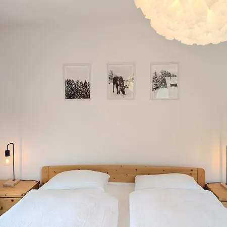 Sunny 3-bedroom With Balcony & Parking דירה *