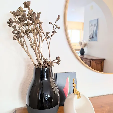 Sunny 3-bedroom With Balcony & Parking דירה דאבוס