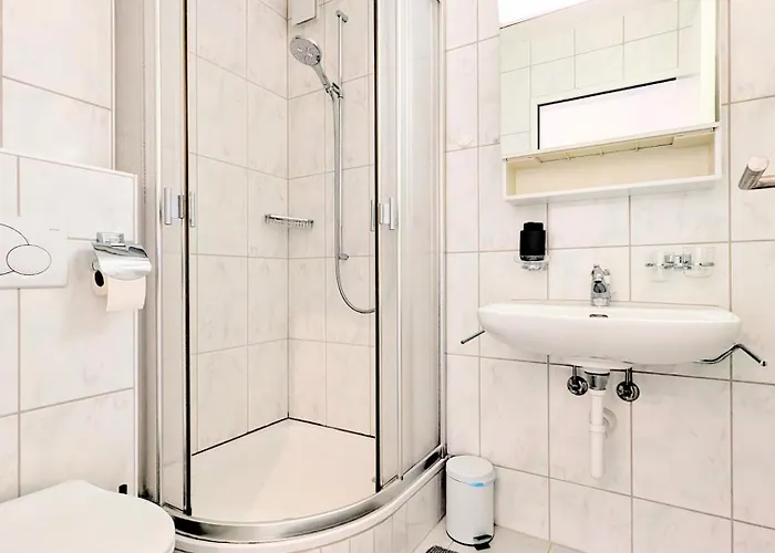 Lägenhet Sunny 3-bedroom With Balcony & Parking Davos