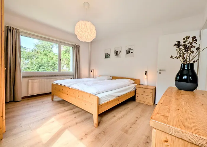 Sunny 3-bedroom With Balcony & Parking Davos