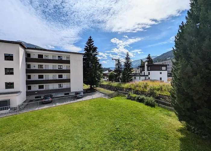 Apartament Sunny 3-bedroom With Balcony & Parking