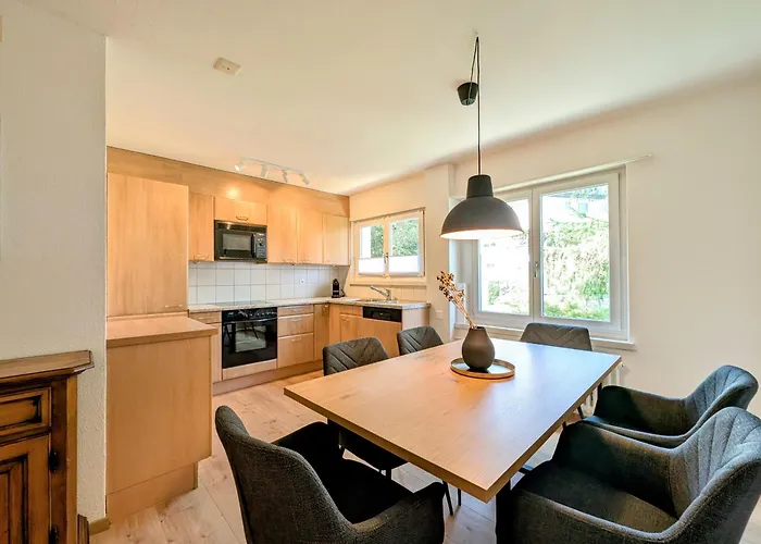 Sunny 3-bedroom With Balcony & Parking دافوس